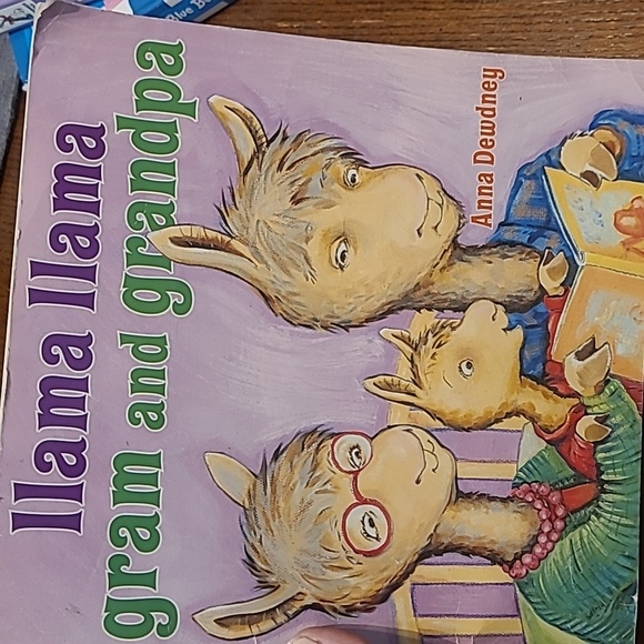 Llama llama Books - Picture 2 of 3